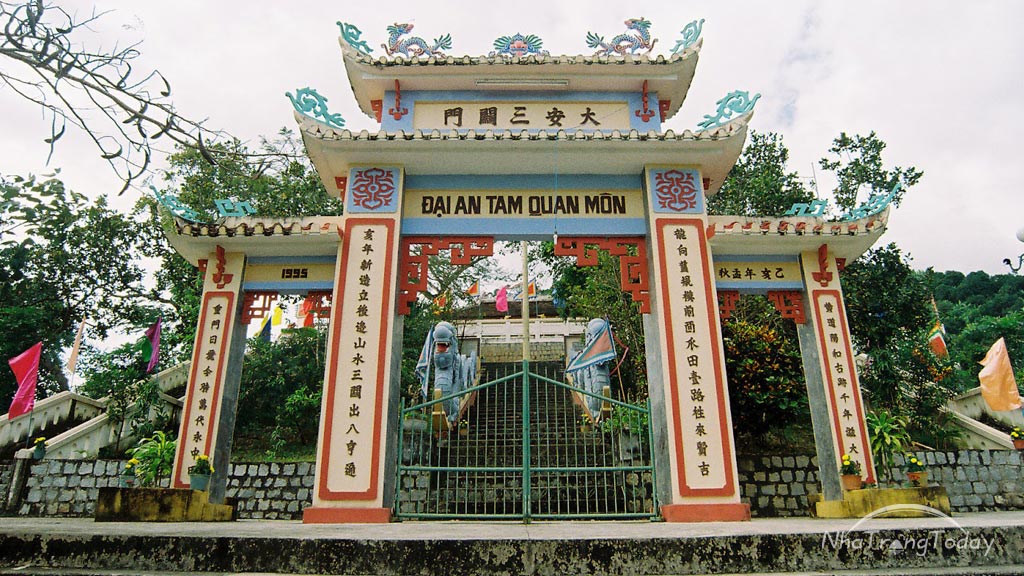Di tích lịch sử văn hóa Am Chúa