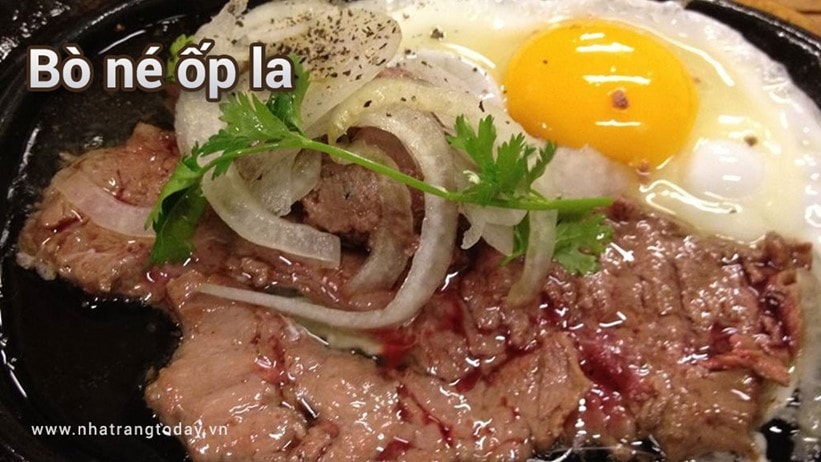 Bò né ốp la ẩm thực đường phố Nha Trang