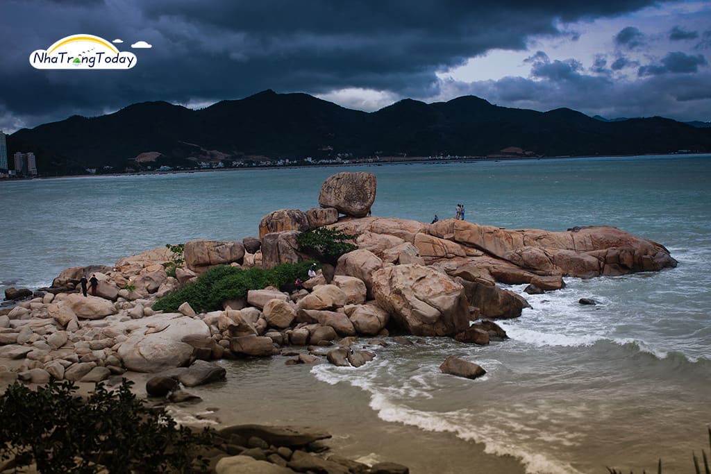 Hòn Chồng Nha Trang