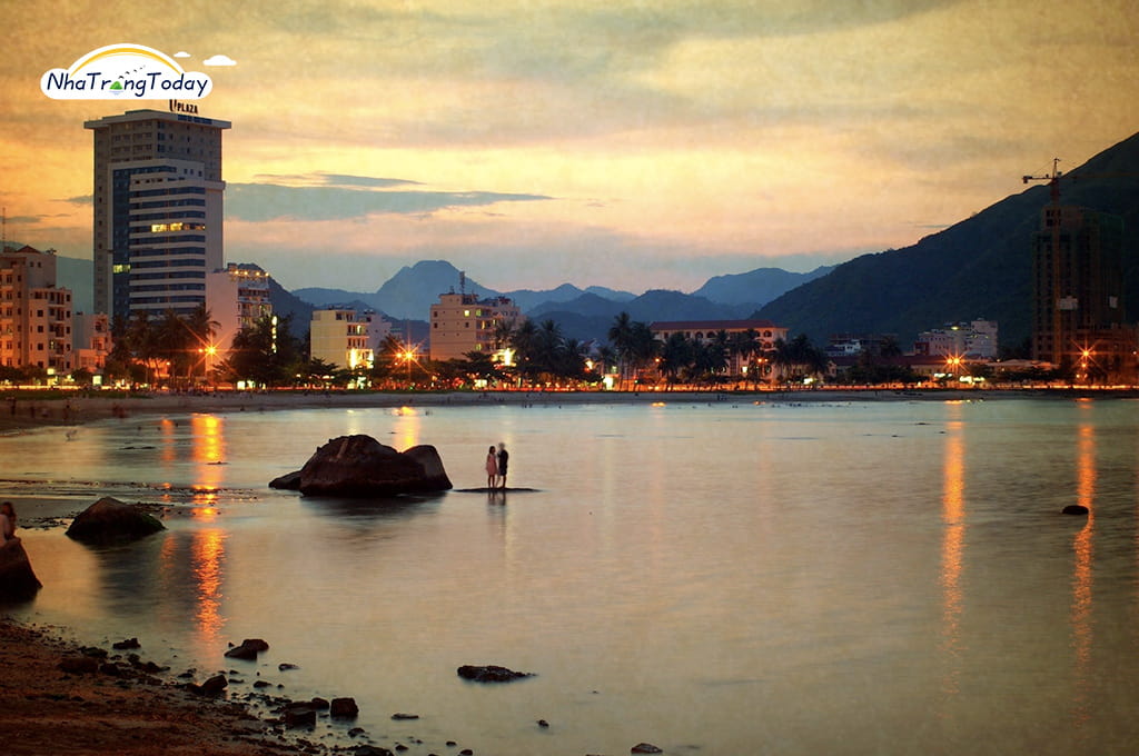 Hòn Chồng Nha Trang