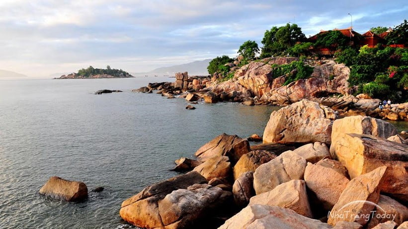 Hòn Chồng Nha Trang