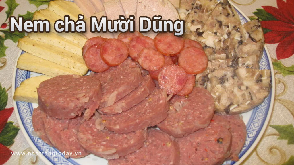 Nem chả Mười Dũng Nha Trang