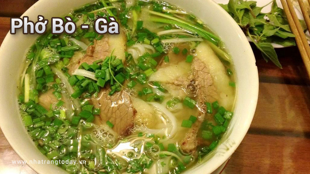Phở bò - gà Nha Trang